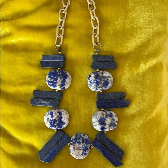 Lapis stone necklace with gold chain - Picture 8 of 8